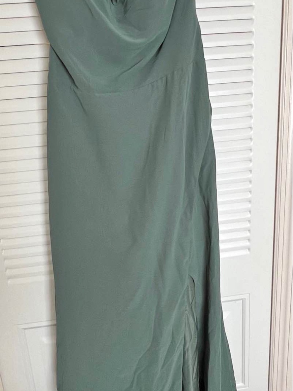 Cowl Scoop Chiffon Mermaid Dress, size A10 (Azazie sizing), new with tags.